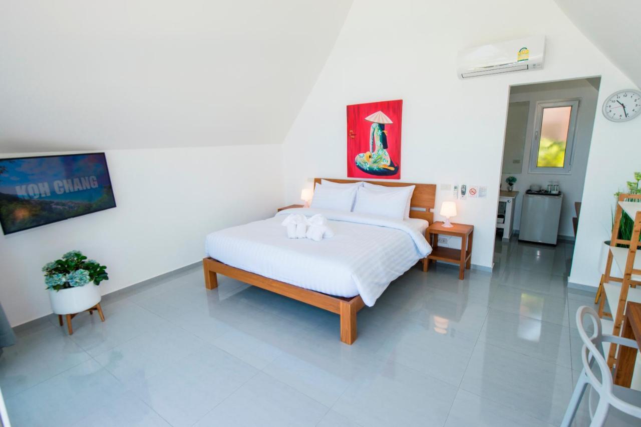 Sunset Emily Villas & Rooms Koh Chang Room photo